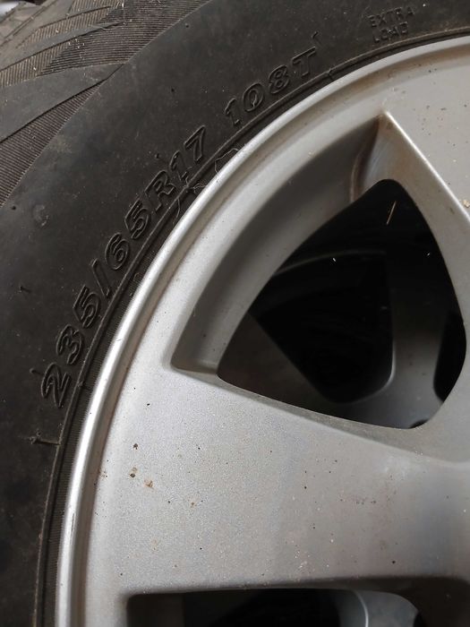 Продам диск+ резина 235.65  r17