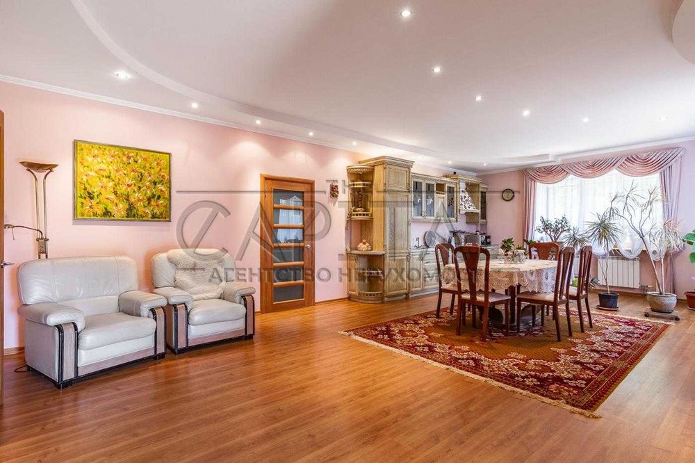 Продаж 3-поверхового будинку 1200м2, Вища Дубечня, Вишгородський р-н