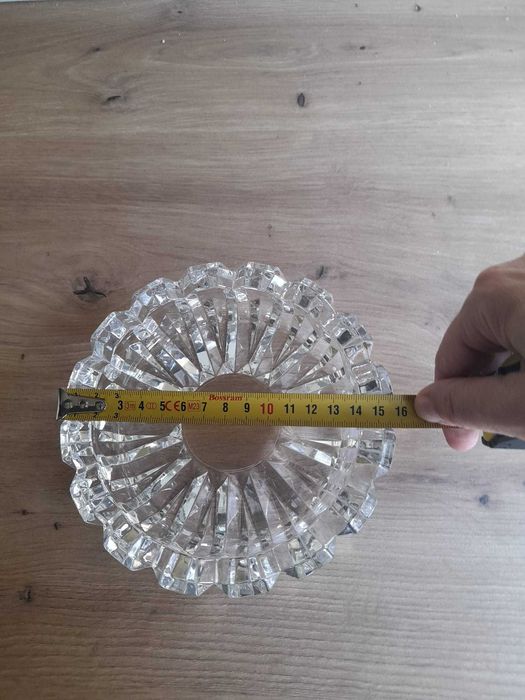 Vendo Cinzeiro transparente e pesado.