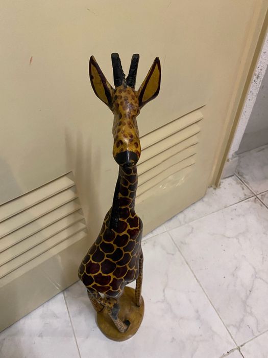 Decoraçao em madeira maciça