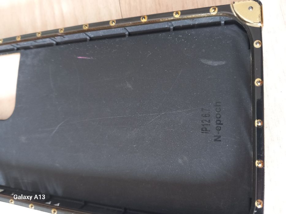 Gucci etui na iPhone 12