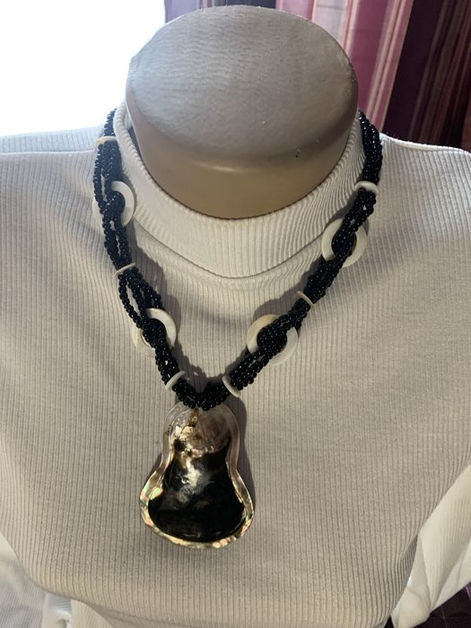 бусы (намисто ) ручна праця