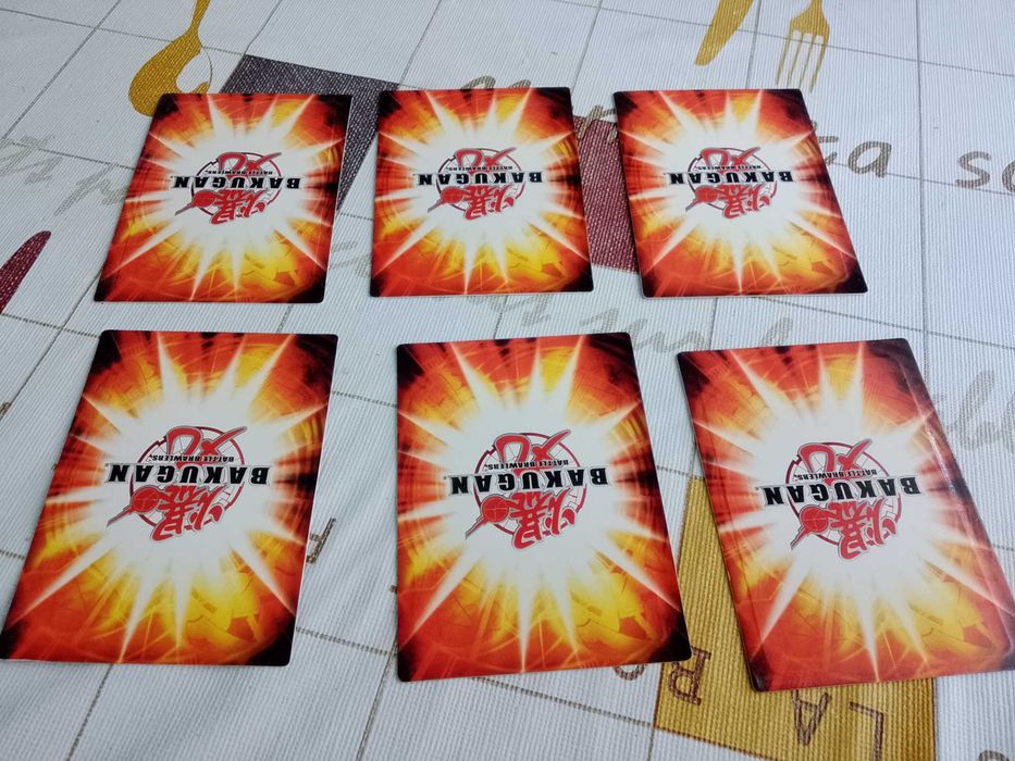 Cartas de metal BAKUGAN