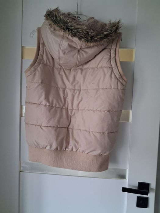 Bezrękawnik beżowy TU