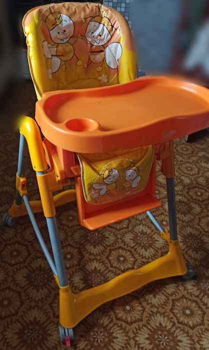 Стільчик для годування