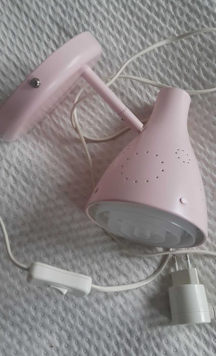 Kinkiet rózowy IKEA z zabezpieczeniem