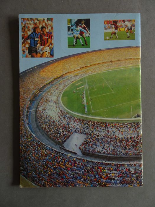 Caderneta de cromos completa Estrelas do Futebol Mundial