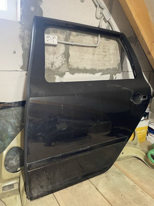 Продам двері шкода  А5