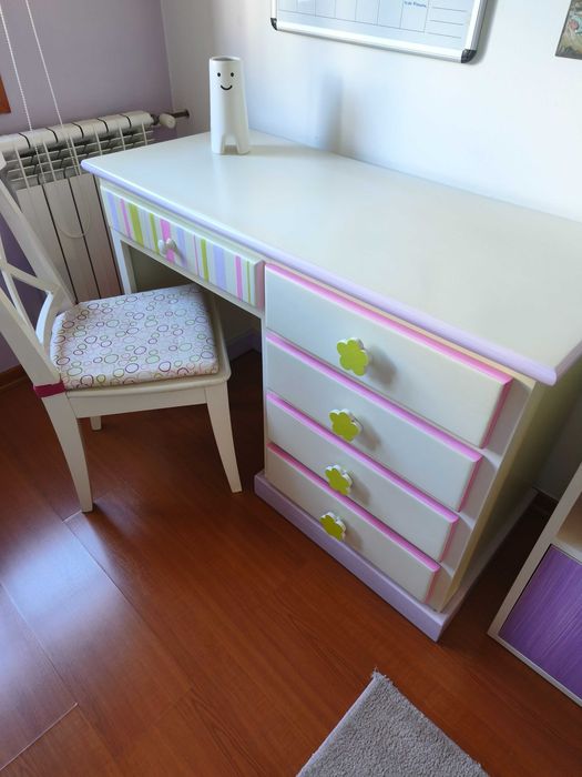 Mesa e moveis arrumação