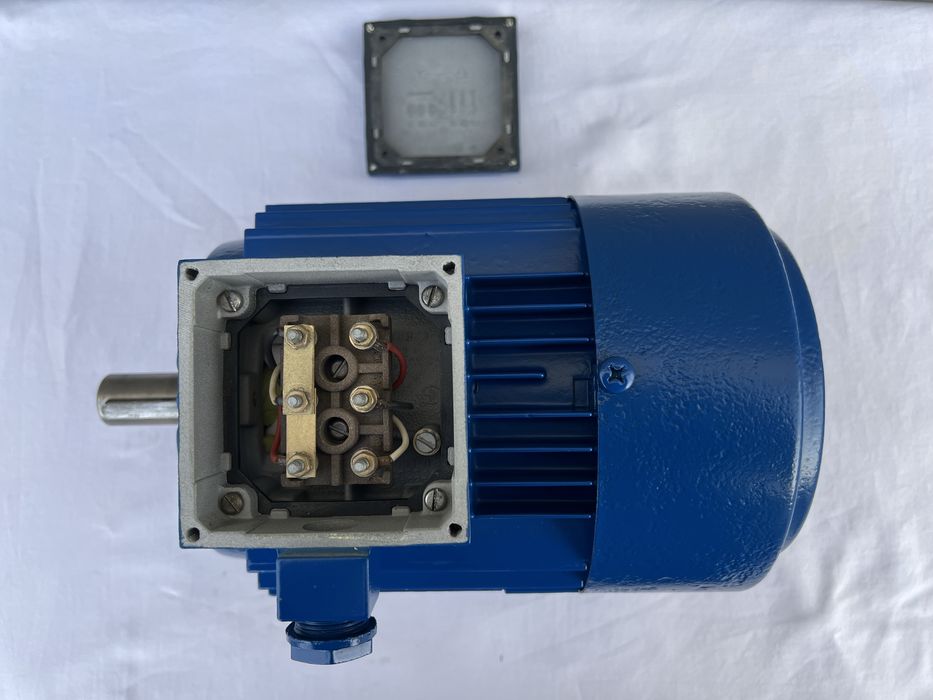 2.2 квт 3000 об Електродвигатель електродвигун електромотор