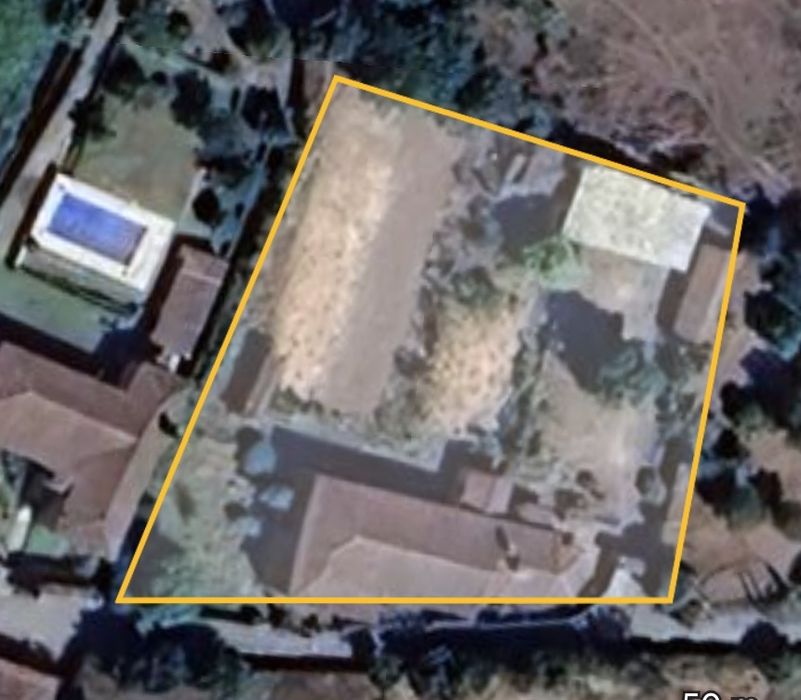 Quinta com 20 000 M2 em Santa Marinha - Ribeira Pena