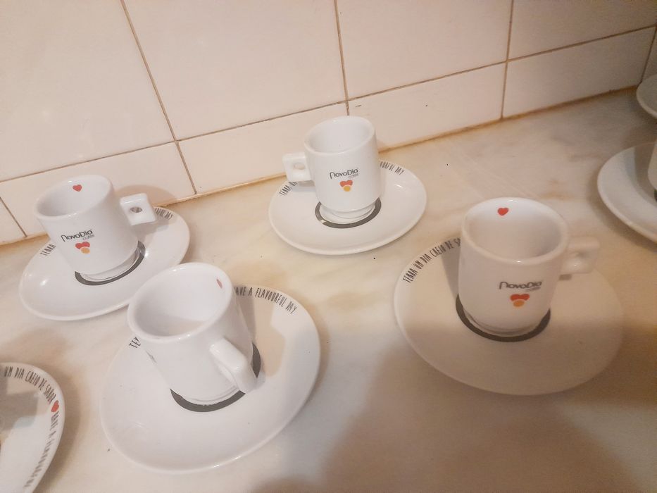 Conjunto de Chávenas de Café/Meias de Leite Novo Dia