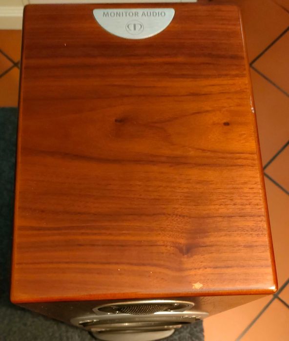 Colunas Monitor Audio RS6