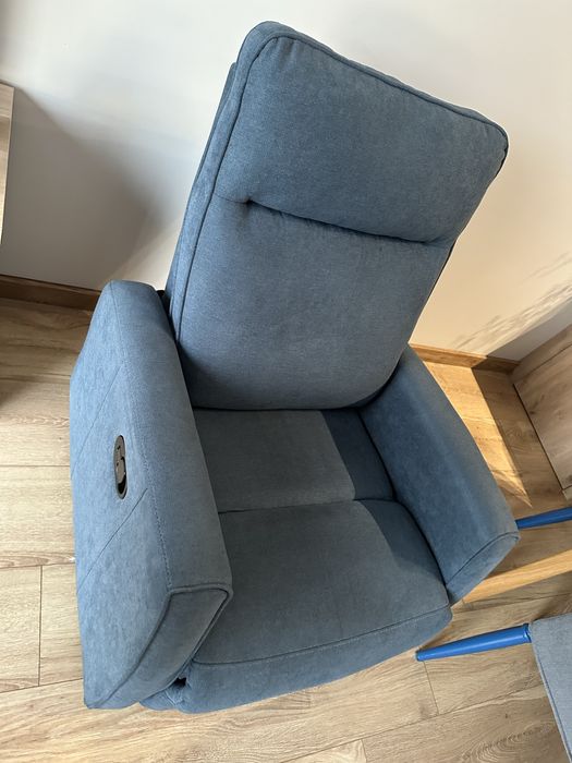 Bujany obrotowy fotel z funkcja relax