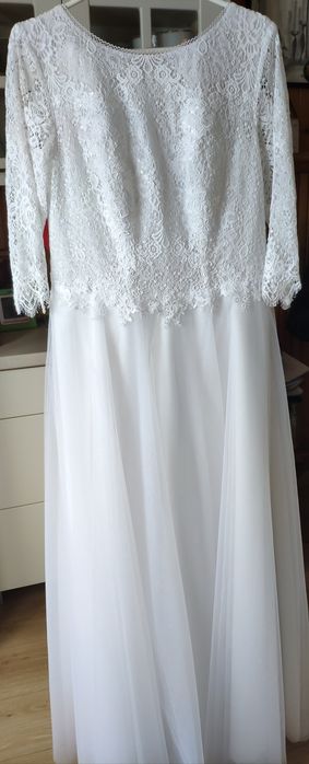 Suknia ślubna 44r. Ręcznie szyta nie klejona.