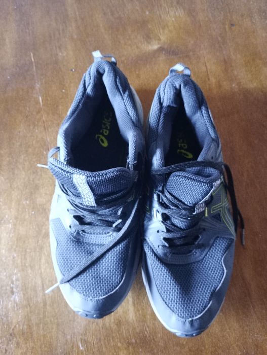 Кросівки від Asics