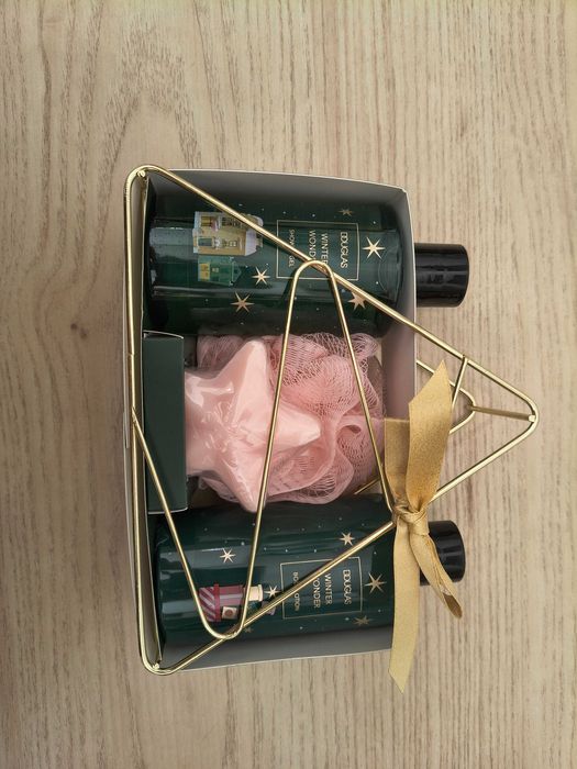 Zestaw upominkowy Douglas w złotej choince nowy