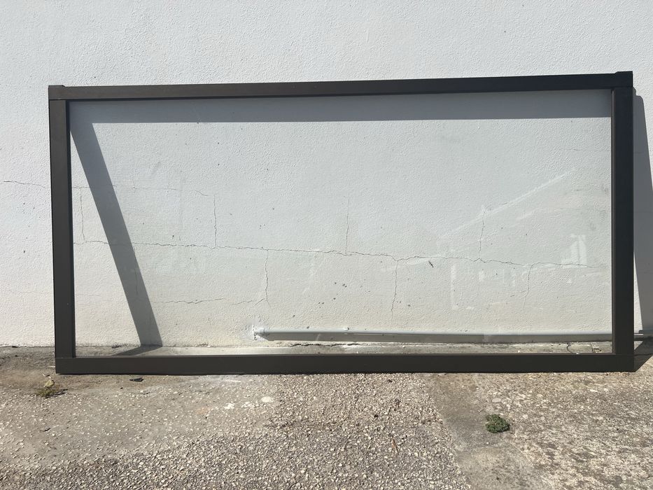 3 Janelas aluminio e 1 sacada