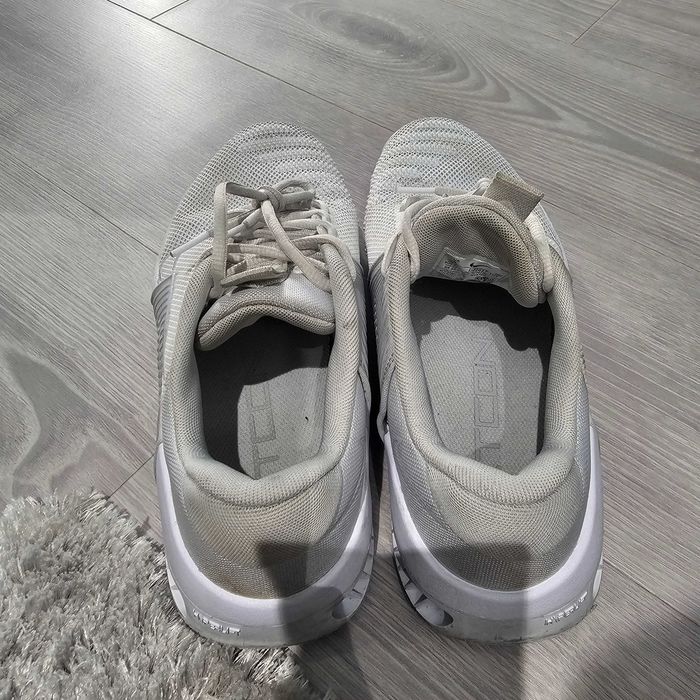 Nike Metcon 9 42.5 Brancas com Fatura