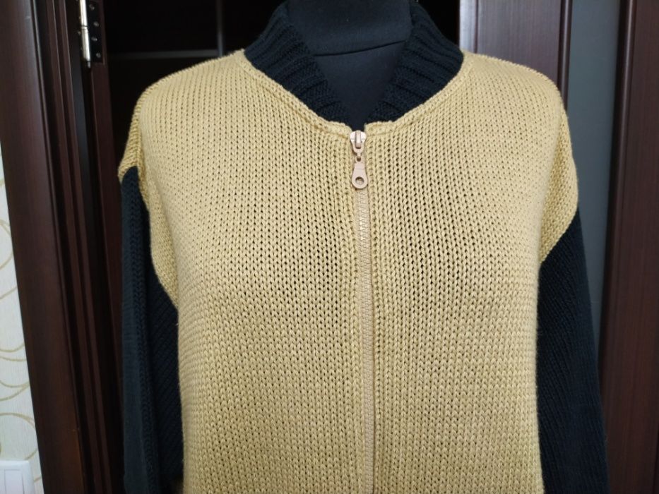 теплая кофта кардиган на молнии 64-66 большой  р-р батал