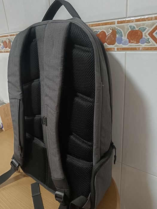Vendo mochila para PC 17" LENOVO