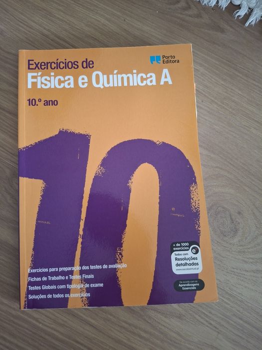 Livro de exercícios de Física e Química  de 10 ano.