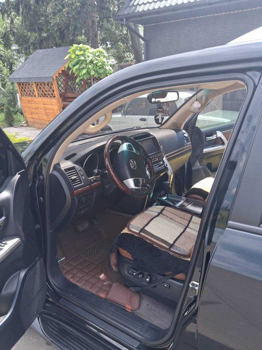 Toyota Land Cruiser комплектації Brownstone