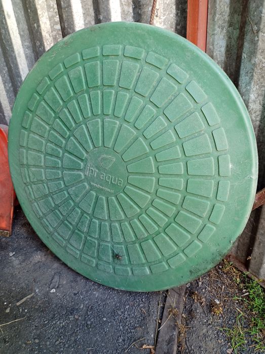 Pokrywa zbiornika szamba, właz zbiornika