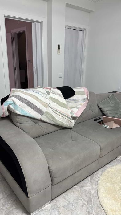 Sofá com chaise long