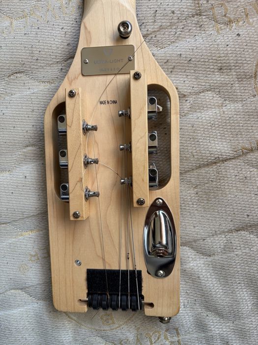 Traveler Guitar Ultra Light Maple