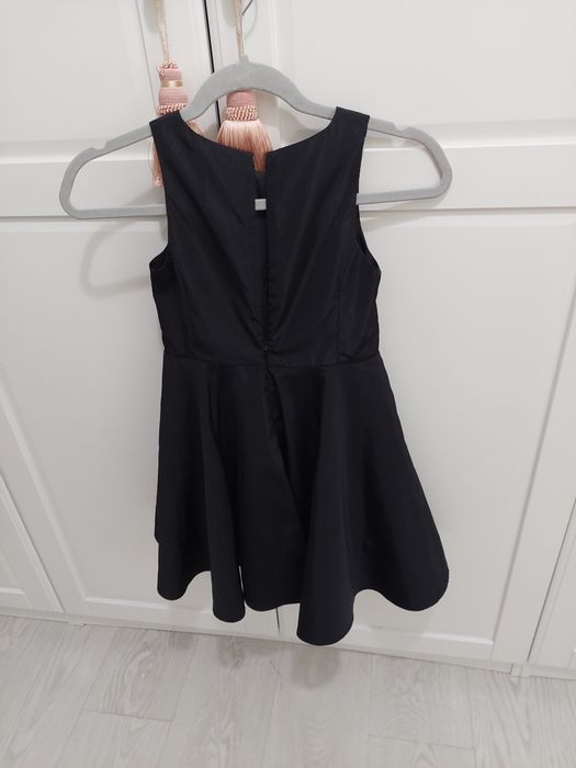 Sukieneczka dziewczęca 128/134 elagancka stan idealny