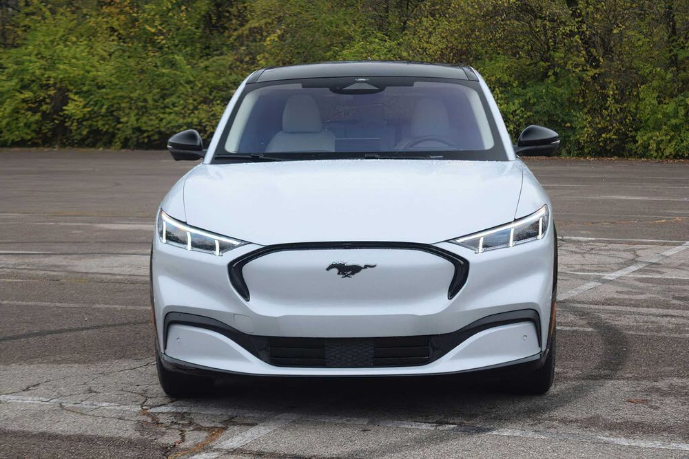 Ford Mustang Mach-E Gt      2023