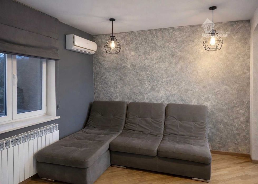 Київ. Будинок 250 кв. Теплий басейн, сауна, генератор.