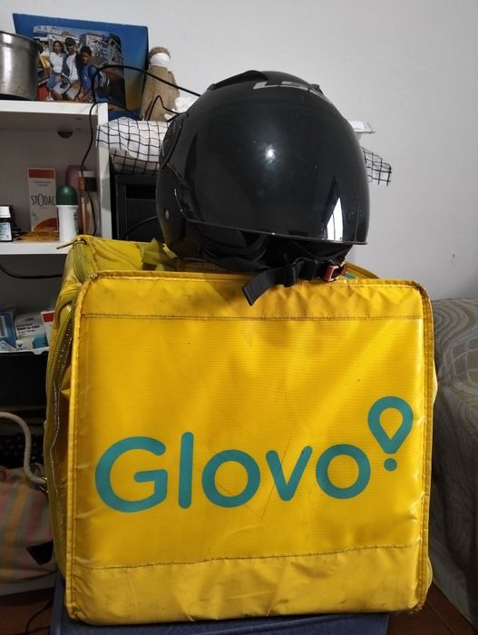 Vendo capacete, e mochila da glovo