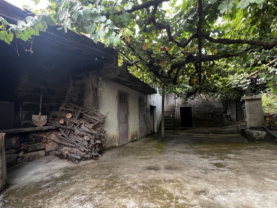 Vende-se Quinta no Fundão