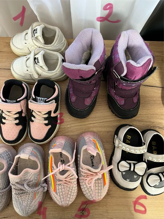 Кросівки/чобітки/іззі