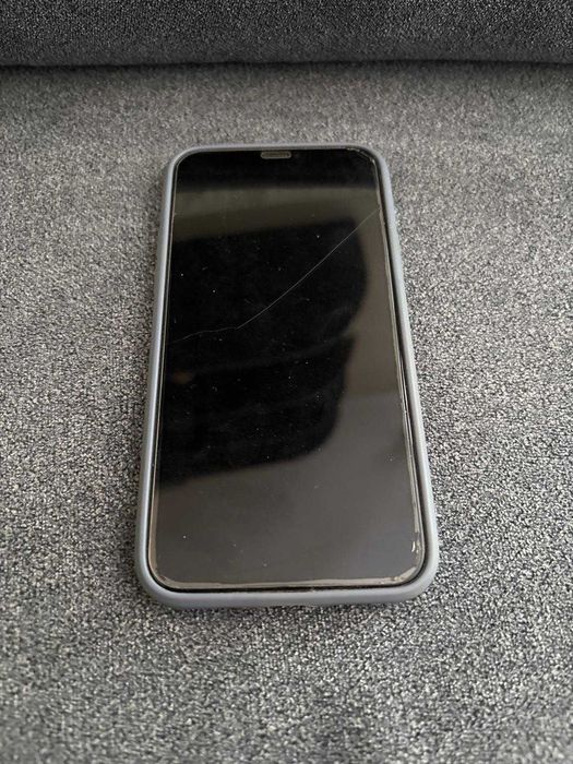 iPhone 11 Pro 64 GB + słuchawki bezprzewodowe + ładowarka indukcyjna