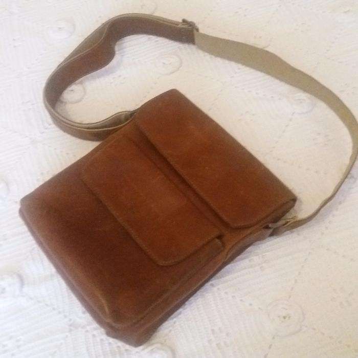 Mala em pele castanha
