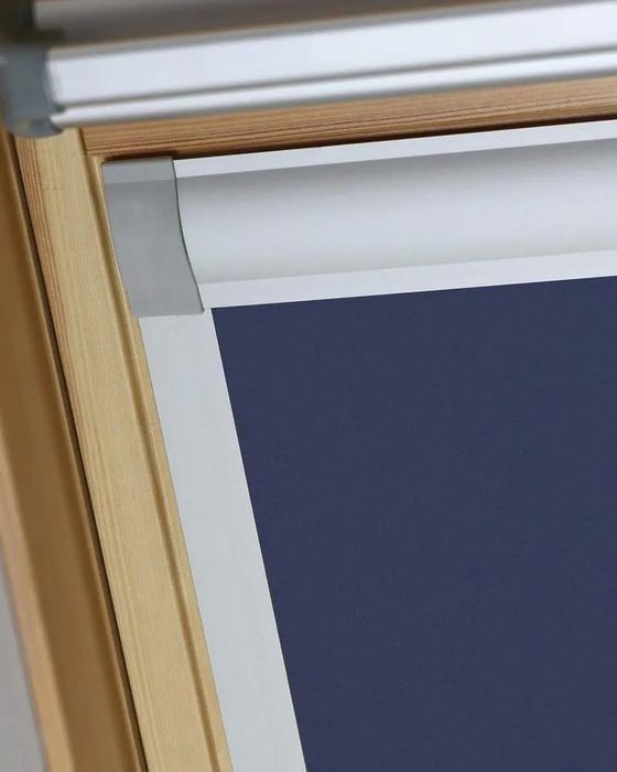 Рулонна штора C2 A Bloc для мансардного вікна Dakstra - темно-синій