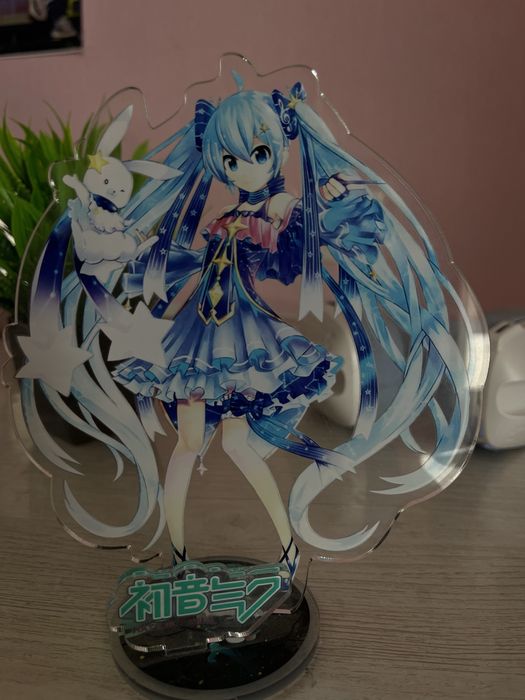 Акрилова аніме-фігурка Hatsune Miku на підставці