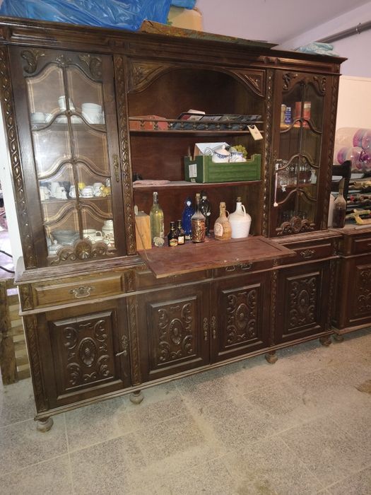 Cristaleira e aparador