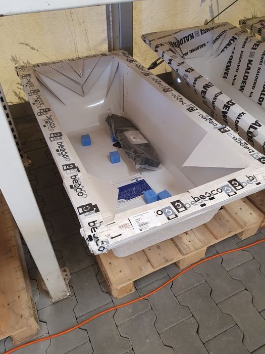 Wanna prostokątna Besco Modern Slim 140×70 cm biały WAM-140-SL