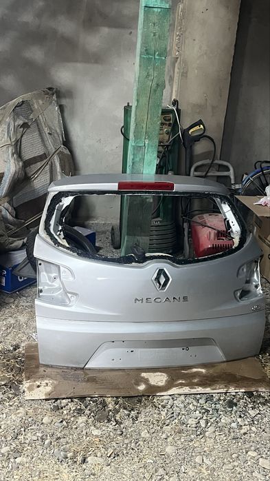 Кришка багажника рено меган 3