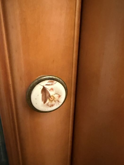 Solidna biblioteka drewniana