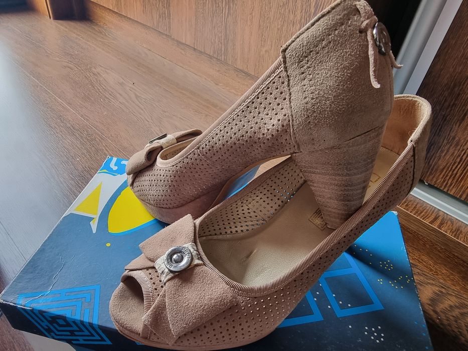 Sapatos PROF Veludo Bege
