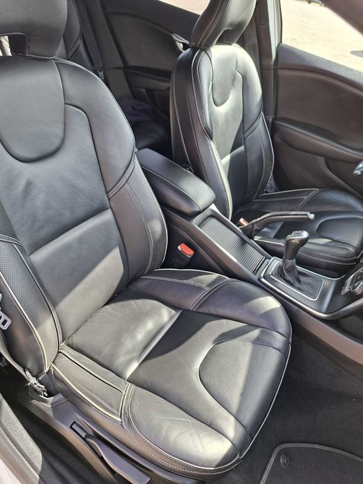 Volvo V40 R-Design 2016 – Full Extras - 117.279 km