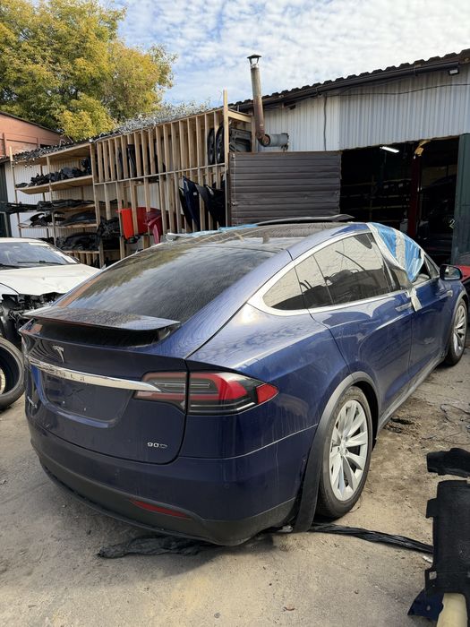 Двері передні праві, задні праві Tesla Model X, розборка тесла X 3 Y
