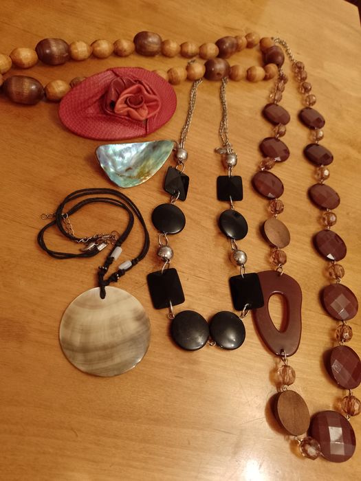 Korale,naszyjniki z PRL.