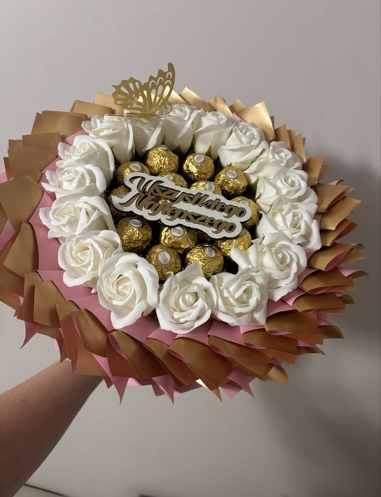 Bukiet jadalny z rozami mydlanymi i ferrero rocher prezent