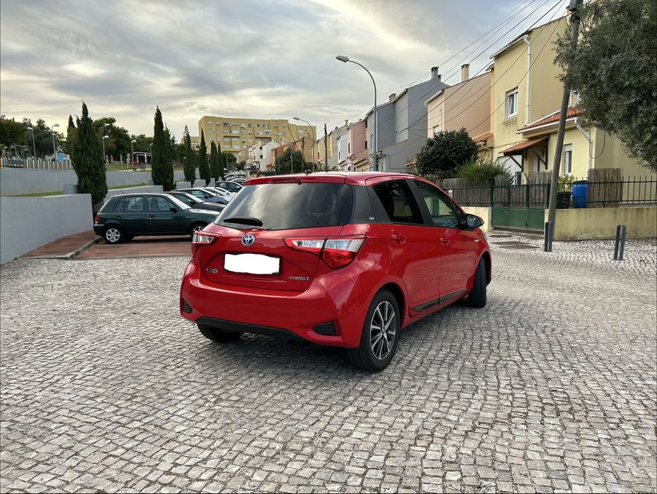 Toyota Yaris Y20 Club Hybrid | Automático | GPS | Câmara | Bancos Aquecidos